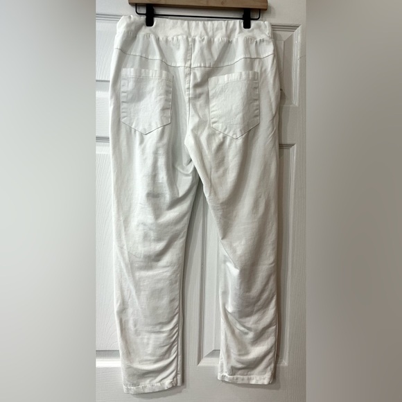 Bella Amore White Pull on Pants with Sparkle Design Size 8 - Picture 7 of 11
